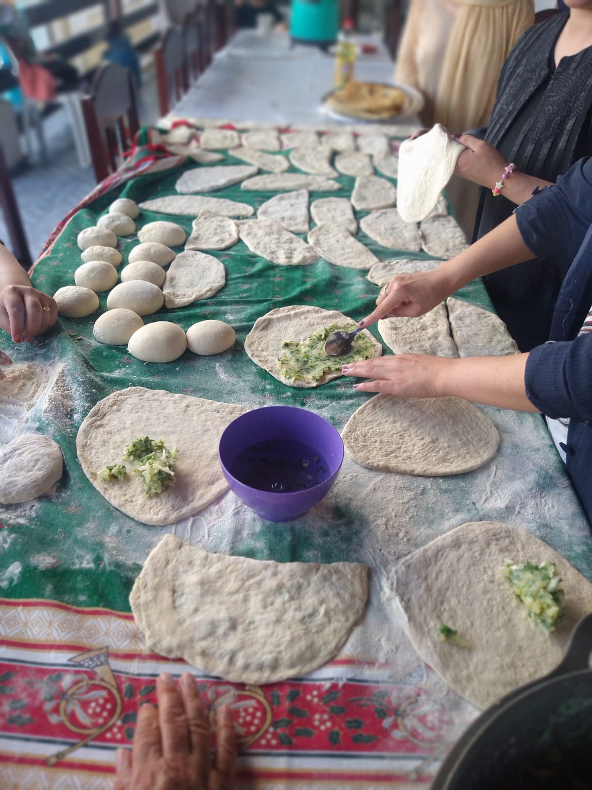 Atividade coletiva. produção de pães árabes